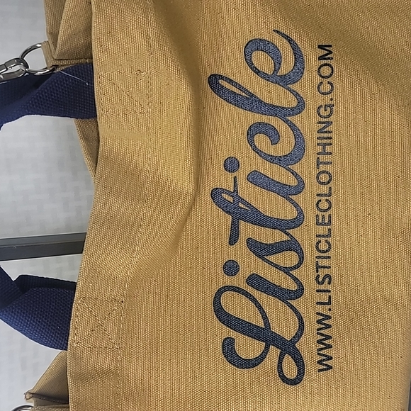 Listicle clothing crossbody tote with adjustable strap and double handles - Picture 2 of 5